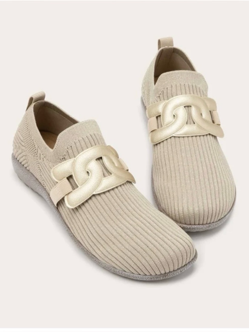 Naot Picton Almond w/Gold Knit Slip-On Sneakers Gold Chain Accent Sz 38 (7-7.5)